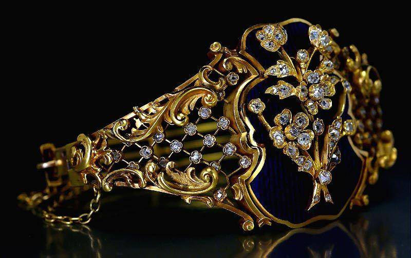 Expert Guidance on Investing in Antique Jewelry